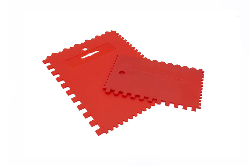 Notched spatulas